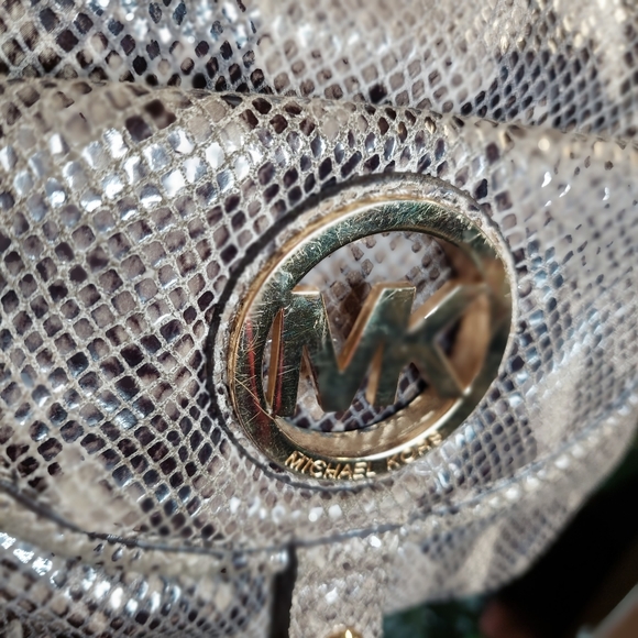 Michael Kors • Leather Snakeskin Hobo Purse Handbag Neutral Embossed Tan Brown - Picture 4 of 12